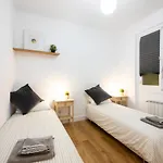 Casa Playa Zurriola-Aviso-Obras En La Fachada Del Patio Hasta Mayo O Junio-No Ha Habido Quejas Por El Ruido-Precio Bajo- House Playa Zurriola-Warning-Works On The Facade Of The Patio Until May Or June-There Have Been No Noise Complaints- Low Price